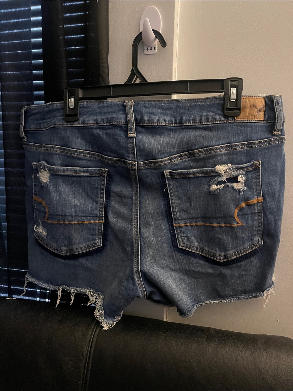 American Eagle Distressed Blue Denim Shorts HR Shortie Sz 16 NWT Super Stretch - Picture 6 of 13